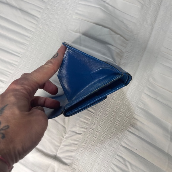 VINTAGE Authentic Epi Blue Luis Vuitton Wallet - Picture 12 of 14